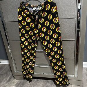 Men’s Small Buc-ee’s Black Pajama Pants with Yellow and Red Pattern with pockets
